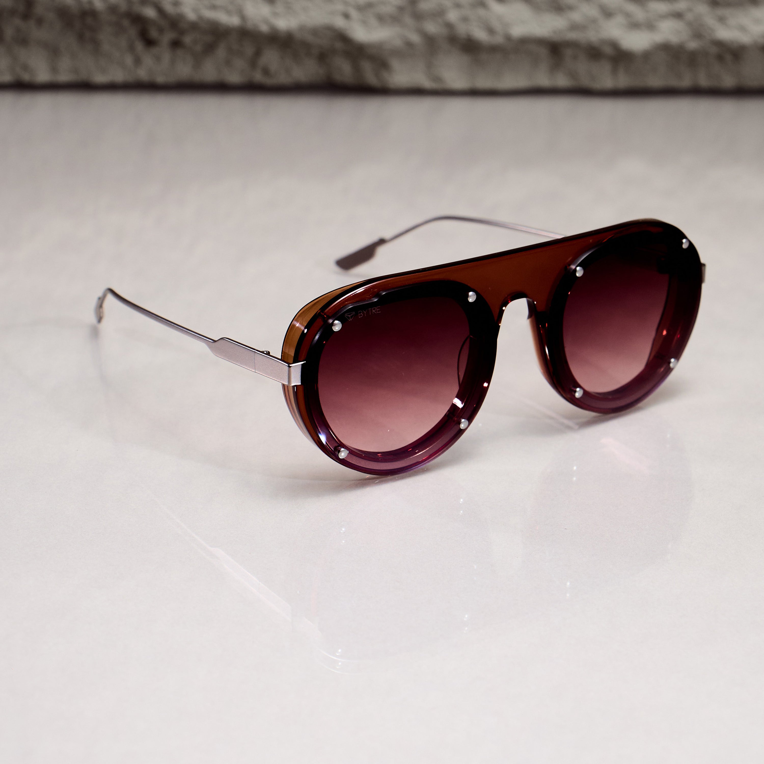 CASIUS BROWN REDWINE